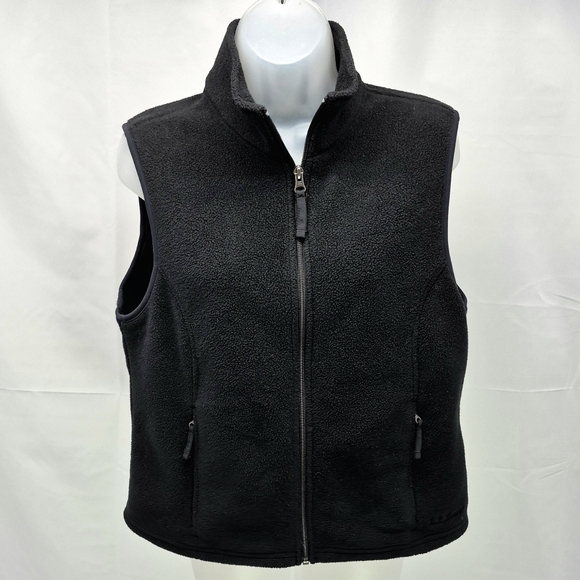 L.L. Bean Jackets & Blazers - L.L.Bean Classic Black Full Zip Fleece Vest Jacket Woman's Medium